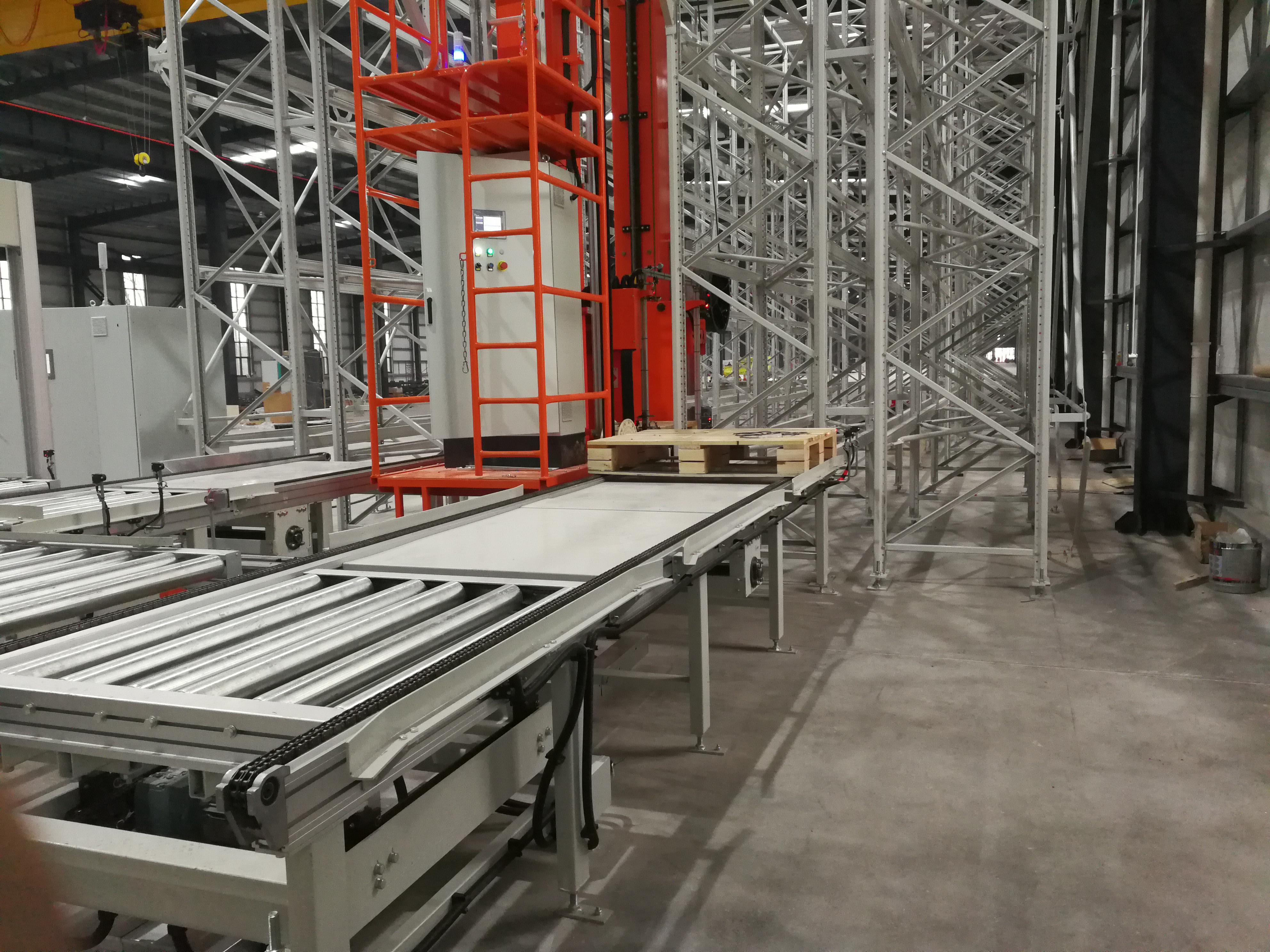 智能仓库作业模式：如何精准适配不同行业需求？