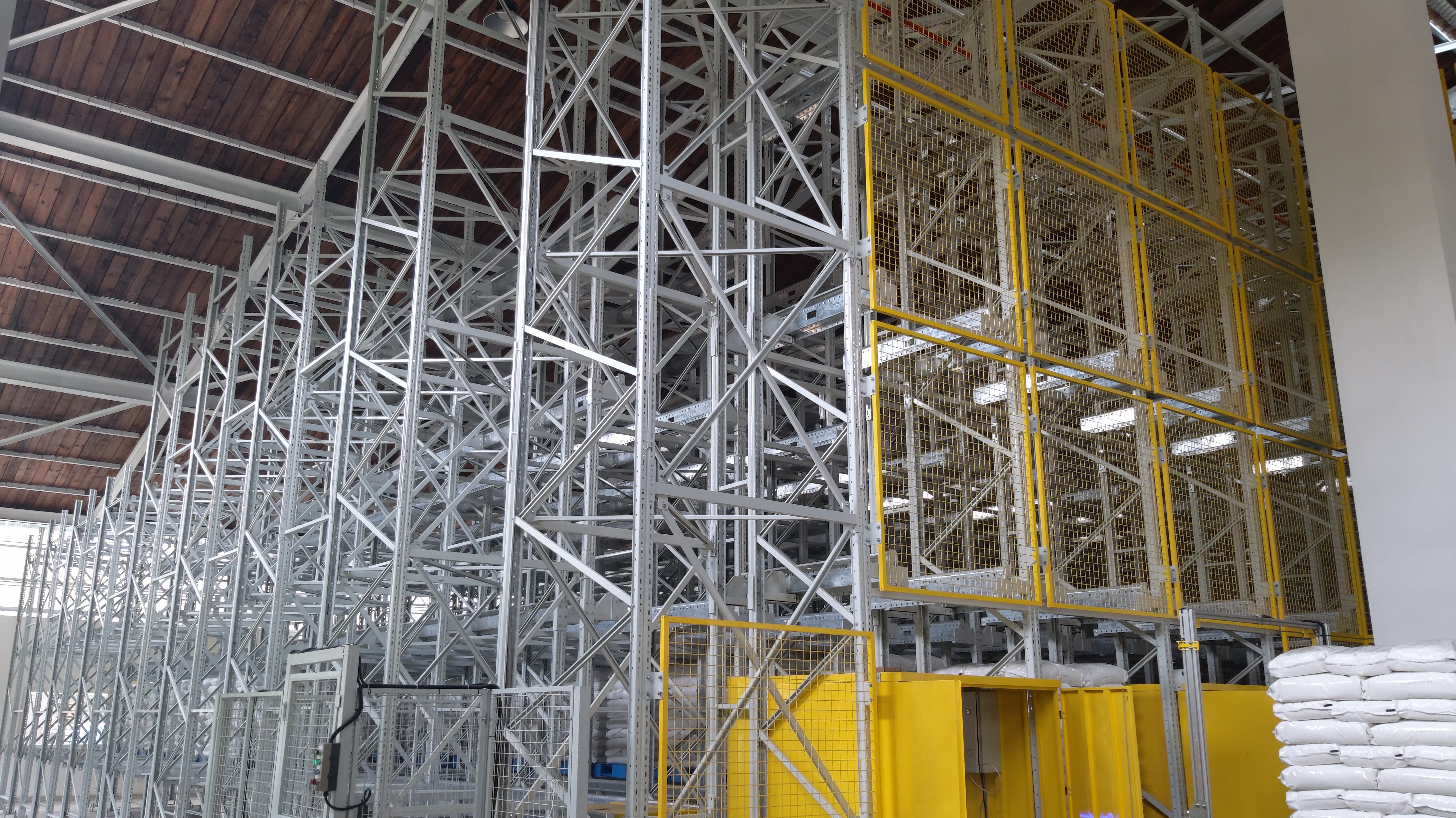 智能仓库如何实现智能化管理？